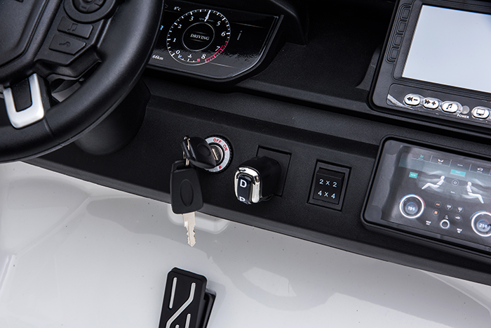 Kids Electric Ride On Range Rover Vogue White - Image 32